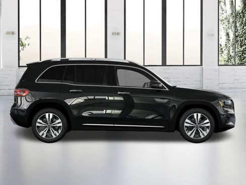 Used 2026 Mercedes-Benz GLB 250 4MATIC image 16