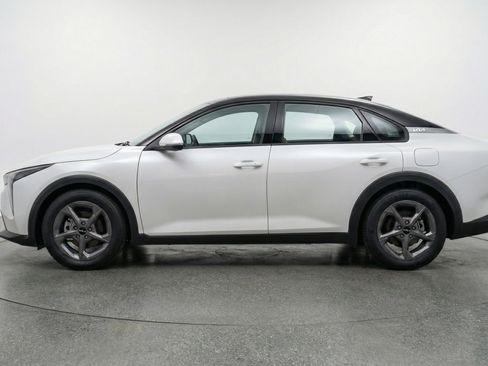 Used 2025 Kia K4 LXS image 5