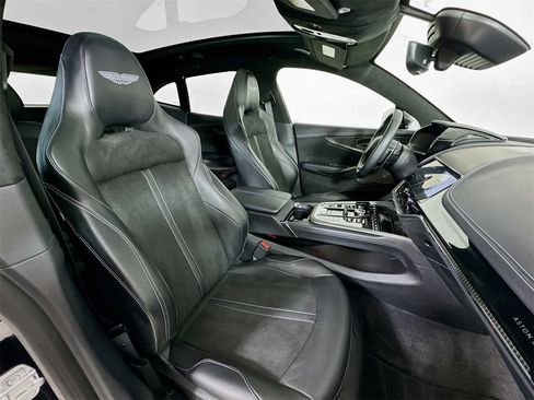 Used 2025 Aston Martin DBX 707 image 27