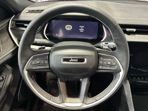New 2026 Jeep Grand Cherokee Limited AWD/4WD image 11