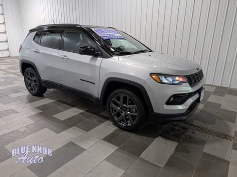 Used 2026 Jeep Compass Limited AWD/4WD image 5