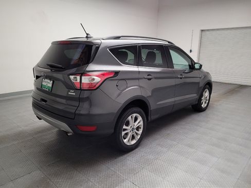 Used 2018 Ford Escape SE w/ SE Sync 3 Package FWD image 9
