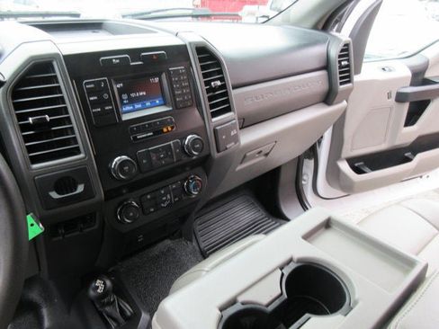 Used 2019 Ford F550 4x4 SuperCab Super Duty image 17