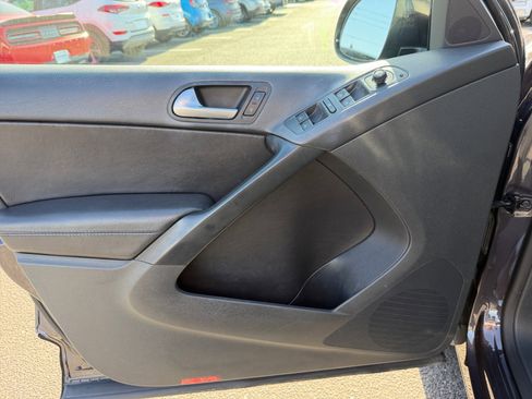 Used 2016 Volkswagen Tiguan S FWD image 13