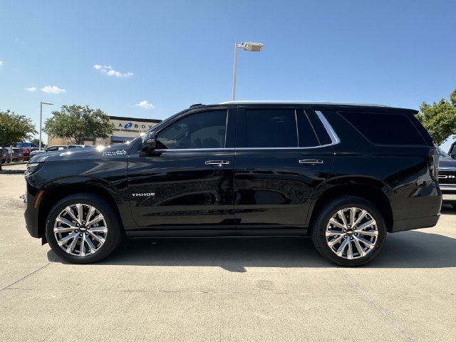 Used 2025 Chevrolet Tahoe High Country AWD/4WD image 2