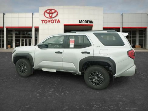 New 2026 Toyota 4Runner SR5 AWD/4WD image 5