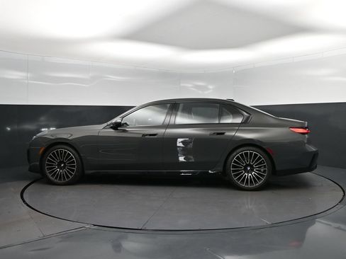 Certified 2026 BMW 740i w/ Executive Package RWD image 4