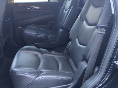 Used 2019 Cadillac Escalade Luxury image 20