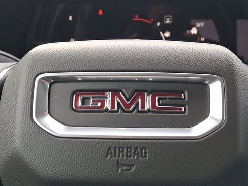 Used 2023 GMC Canyon AT4 image 31