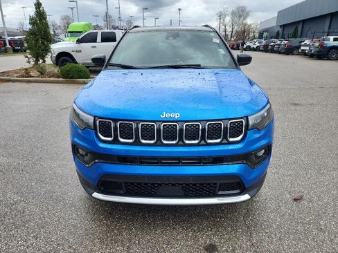 Used 2023 Jeep Compass Limited image 2