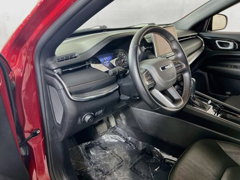 Used 2022 Jeep Compass Limited image 9