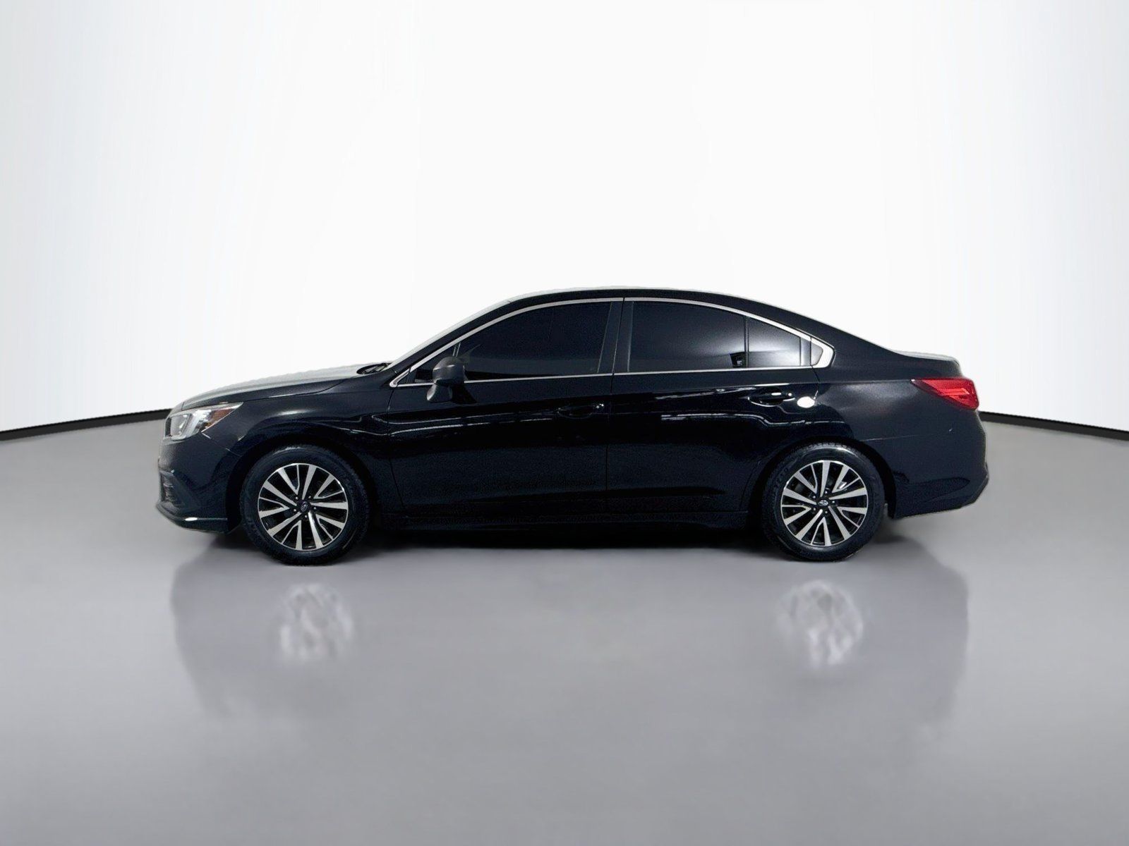 Used 2018 Subaru Legacy 2.5i w/ Alloy Wheel Package AWD/4WD image 2
