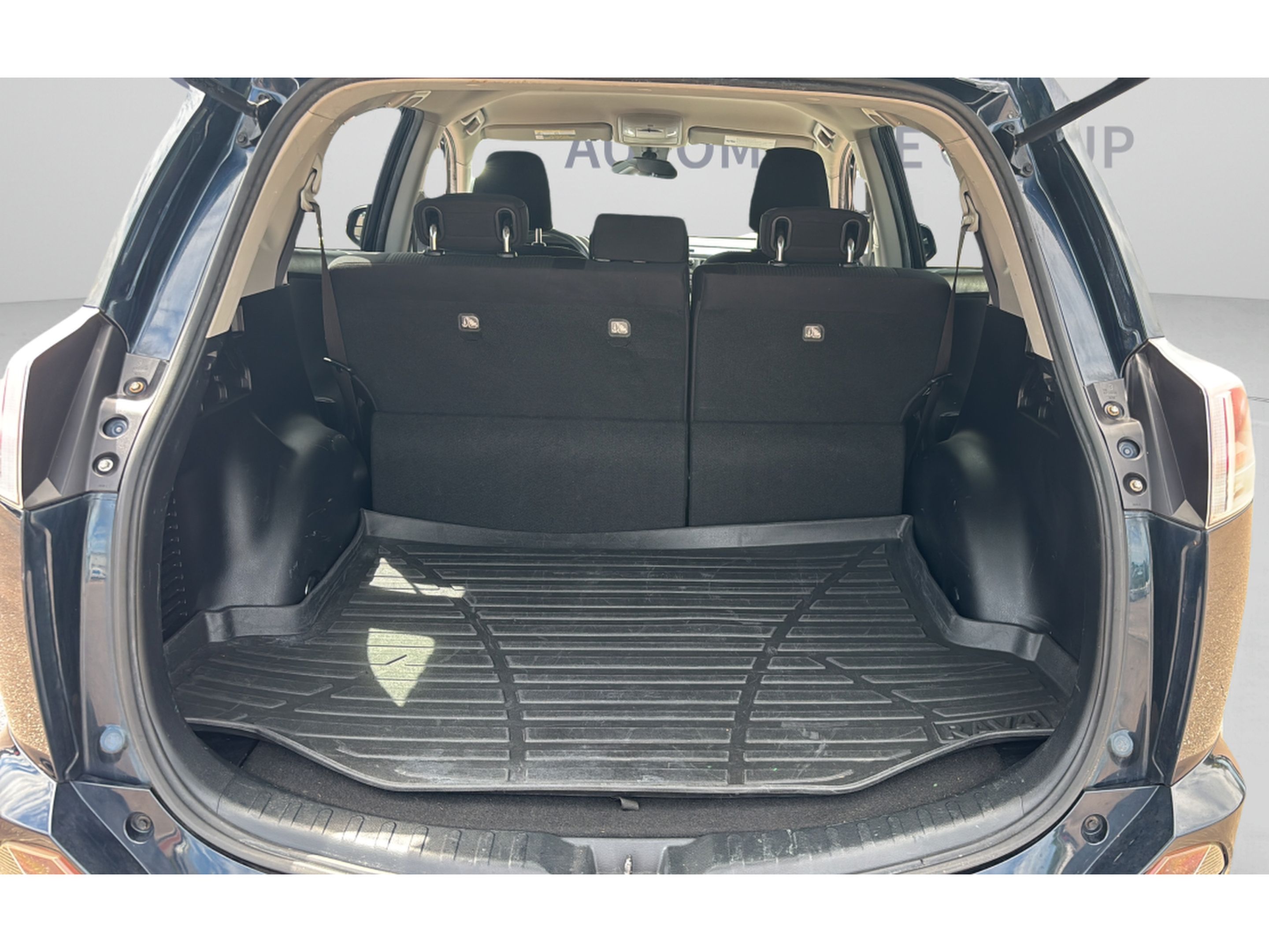 Used 2017 Toyota RAV4 LE FWD image 13