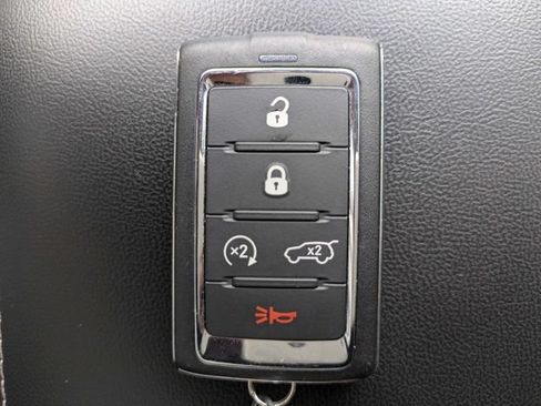 Used 2022 Jeep Grand Cherokee Altitude RWD image 31