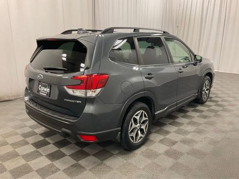 Used 2020 Subaru Forester Premium image 2
