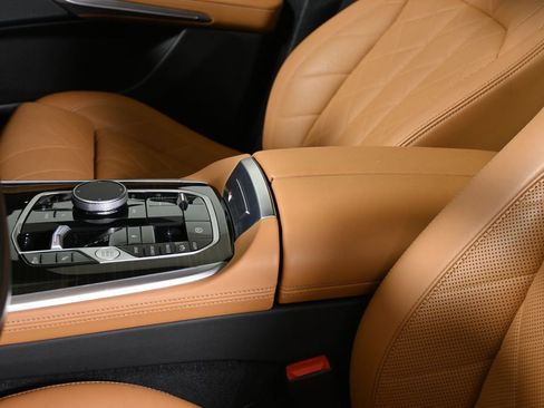 Certified 2023 BMW X7 xDrive40i w/ M Sport Package image 26