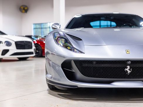 Used 2019 Ferrari 812 Superfast RWD image 20