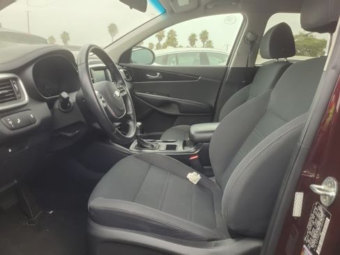 Used 2020 Kia Sorento S FWD image 8
