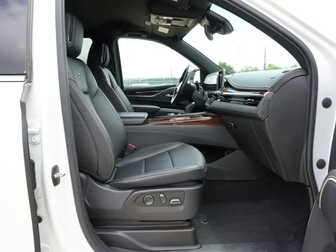Used 2021 Cadillac Escalade Luxury RWD image 22