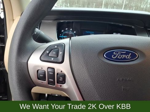 Used 2018 Ford Taurus SE image 16