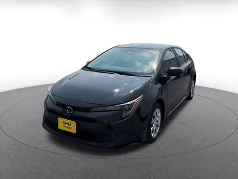 Used 2025 Toyota Corolla LE FWD image 5