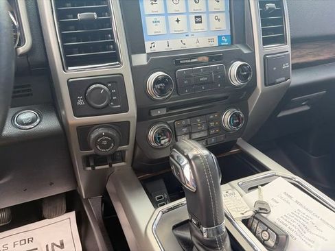 Used 2018 Ford F150 Lariat w/ Equipment Group 502A Luxury AWD/4WD image 17