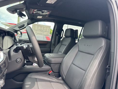 New 2026 GMC Yukon Denali w/ Denali Reserve Package AWD/4WD image 21