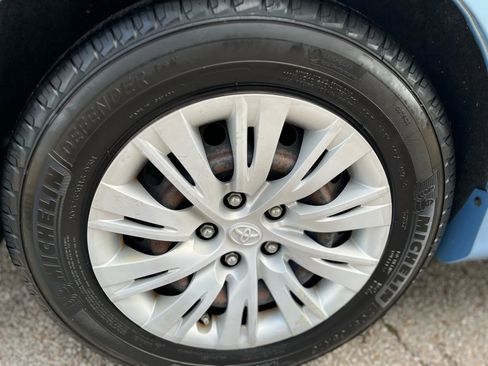 Used 2012 Toyota Camry LE image 33