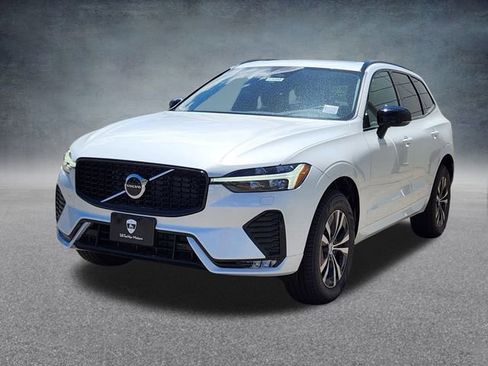 New 2025 Volvo XC60 B5 Core w/ Climate Package image 4