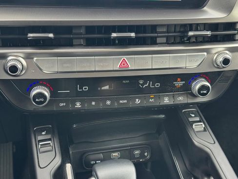 Used 2025 Kia Telluride S image 17