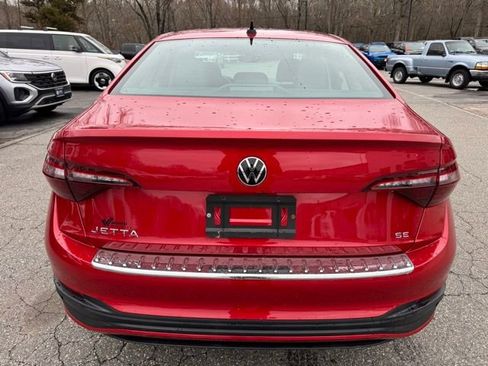 Certified 2023 Volkswagen Jetta SE w/ Panoramic Sunroof Package image 6