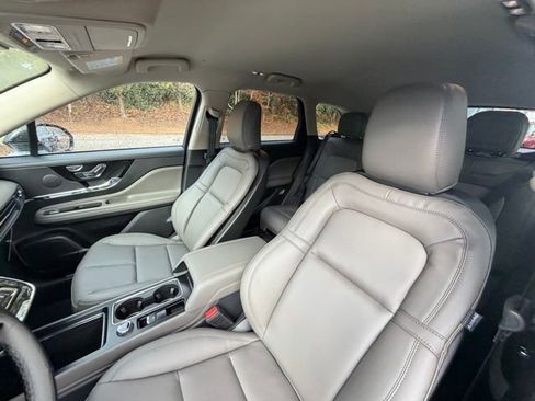 New 2026 Lincoln Corsair Premiere image 13