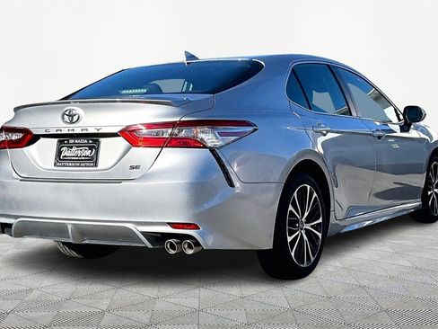 Used 2019 Toyota Camry L image 2