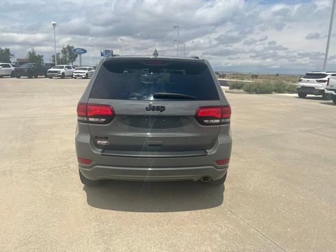 Used 2020 Jeep Grand Cherokee Altitude AWD/4WD image 4