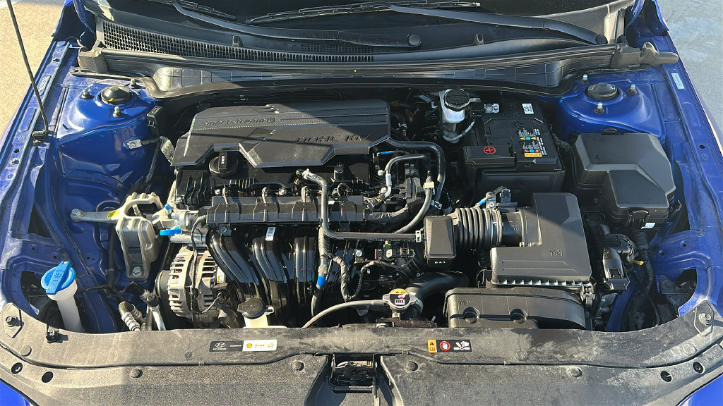 Used 2025 Hyundai Elantra SEL FWD image 3