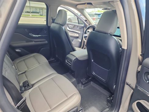 New 2025 Lincoln Corsair Reserve w/ Equipment Group 202A image 21