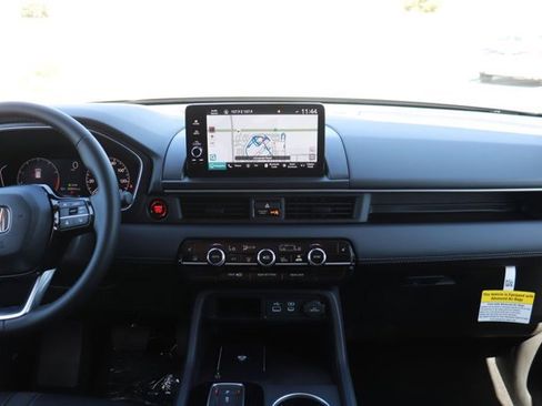 New 2025 Honda Pilot Touring image 16