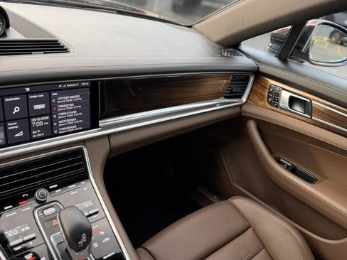 Used 2020 Porsche Panamera 4 AWD/4WD image 30