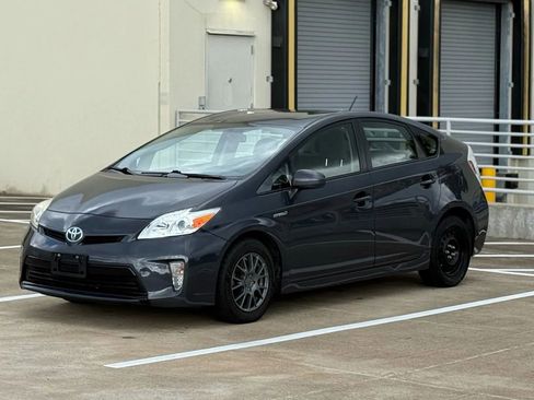 Used 2015 Toyota Prius Two FWD image 3