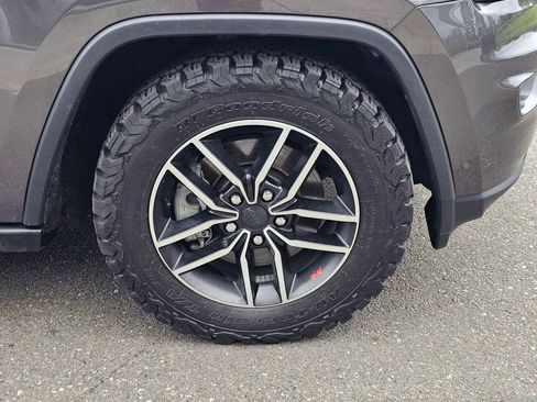 Used 2019 Jeep Grand Cherokee Trailhawk w/ Trailhawk Luxury Group AWD/4WD image 9