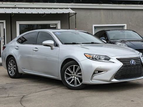 Used 2016 Lexus ES 300h image 9