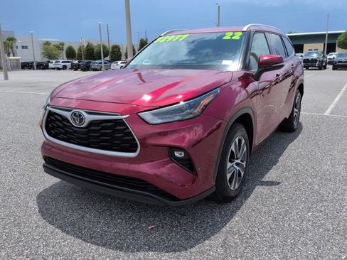 Used 2022 Toyota Highlander XLE FWD image 8