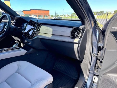 Used 2026 Volvo XC90 B6 Plus w/ Protection Package Premier AWD/4WD image 19