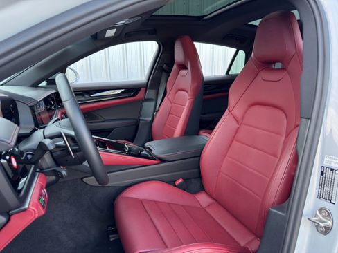 Used 2025 Porsche Panamera 4 w/ Premium Package image 45