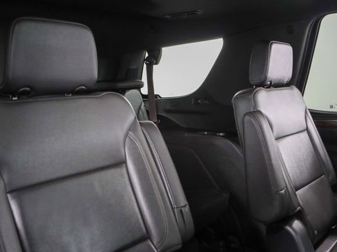 Used 2022 Chevrolet Tahoe Z71 w/ Z71 Off-Road Package image 32