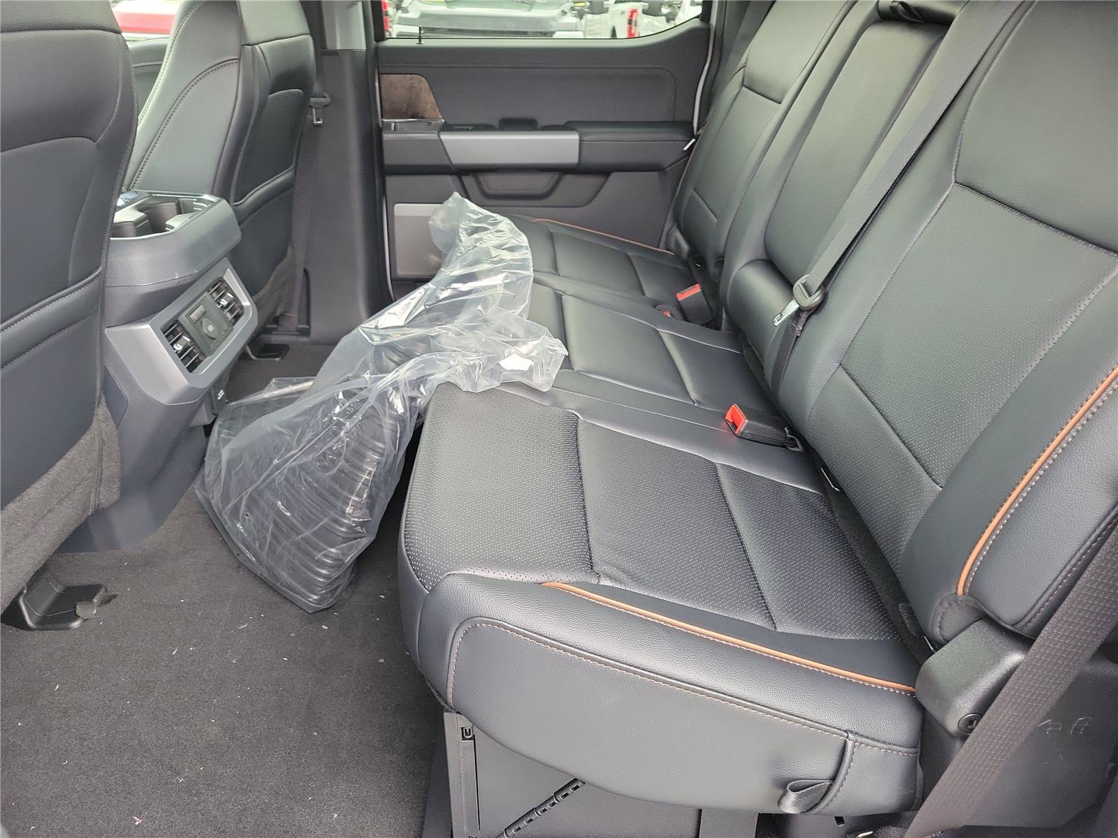 New 2026 Ford F250 Lariat w/ Black Appearance Package AWD/4WD image 11