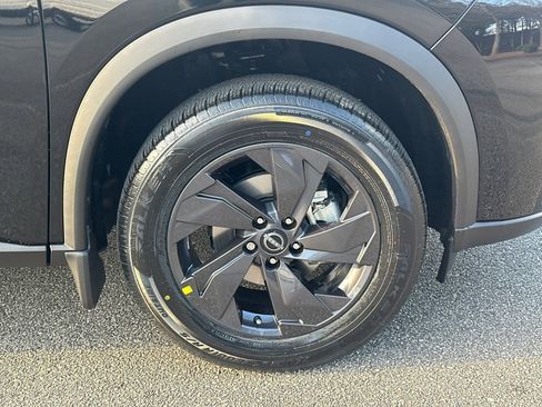 New 2026 Nissan Rogue SV image 12