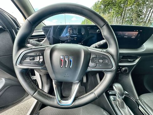 Certified 2024 Buick Encore GX Preferred w/ Comfort Package image 11