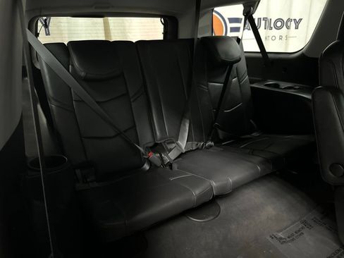 Used 2019 Cadillac Escalade ESV Premium Luxury AWD/4WD image 22