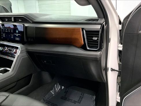 Used 2025 GMC Sierra 1500 Denali AWD/4WD image 19